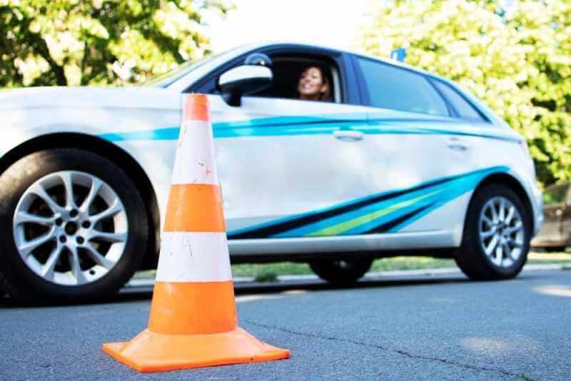 Автошкола на улице Бажова